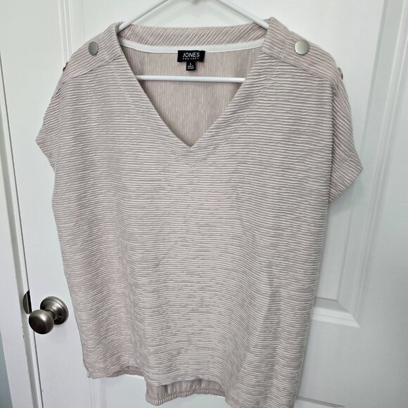 Jones New York Blouse Tan Ribbed Button Shoulder V Neck Size Large Textured - Picture 2 of 5